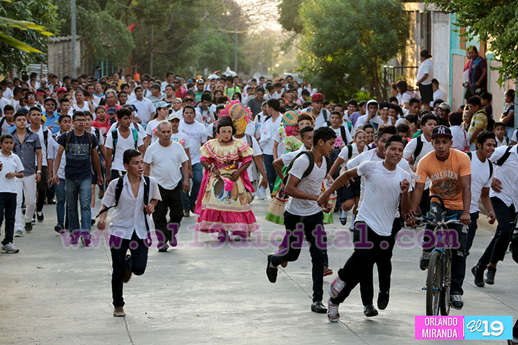 Masaya protagoniza alegre caminata y vigilia conmemorando a los héroes y mártires de Los Sabogales